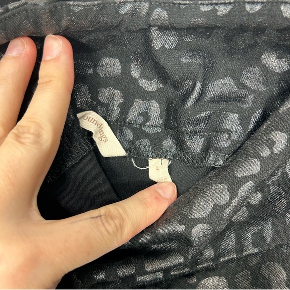 SOFT SURROUNDINGS black metallic cheetah print skinny pants E13 - Picture 3 of 5